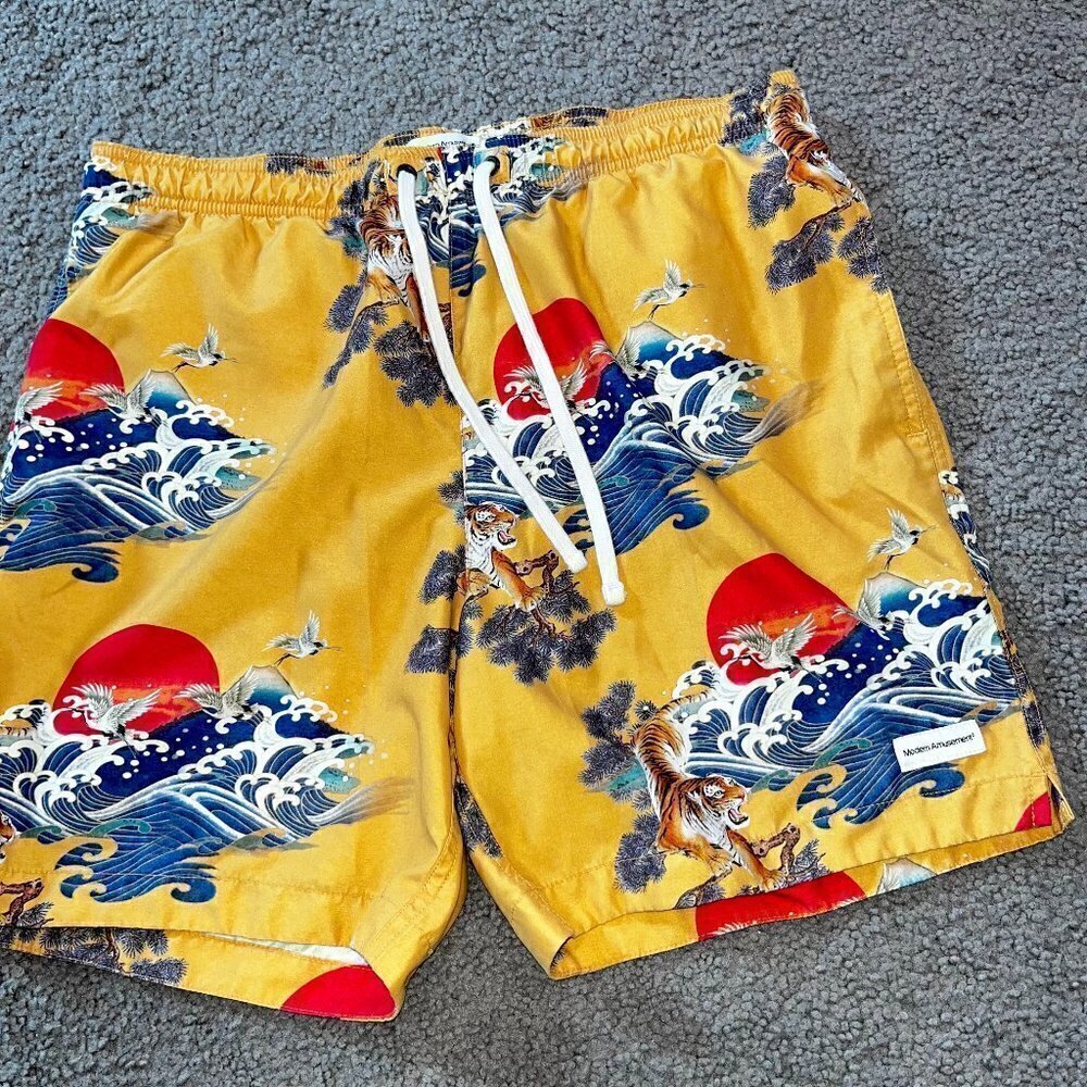 MODERN AMUSEMENT Men's Swimsuit Trunks Asian Tiger Moon Ocean Print EUC - Size M